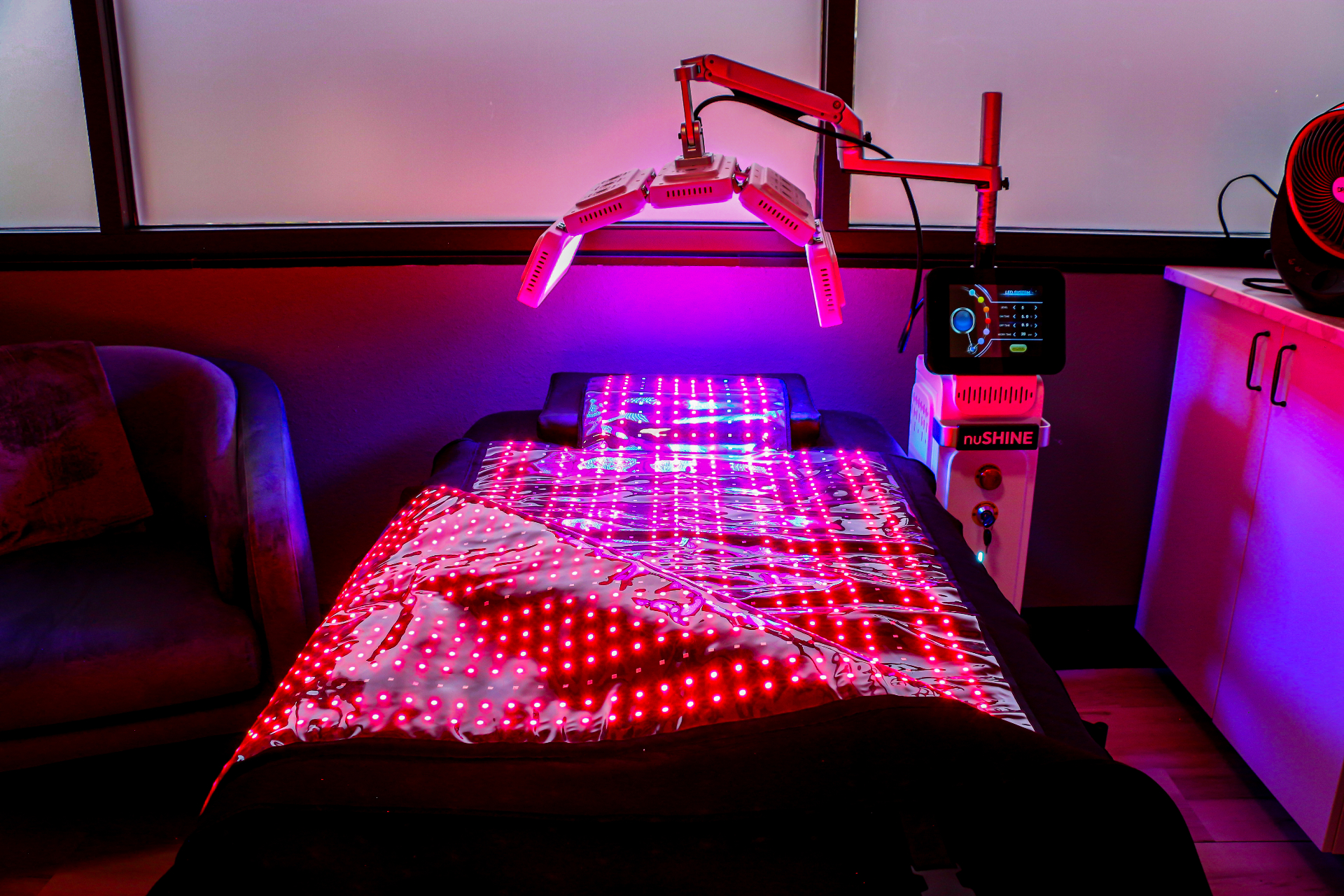 Full-Body Red Light Bed